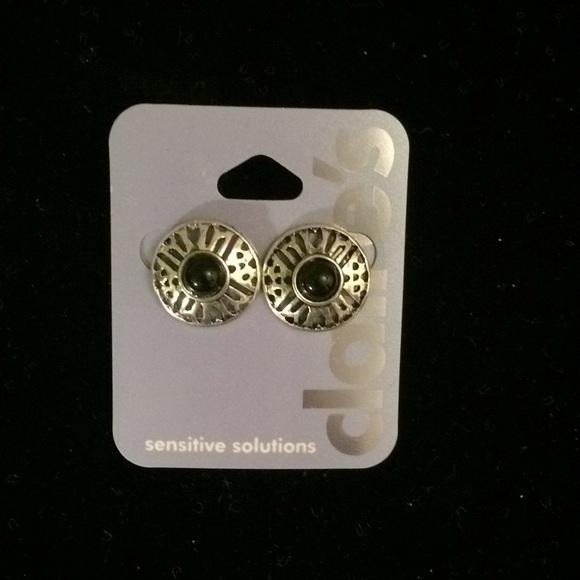 Claire's Jewelry - CLAIRES Black and Silver Studded Earrings